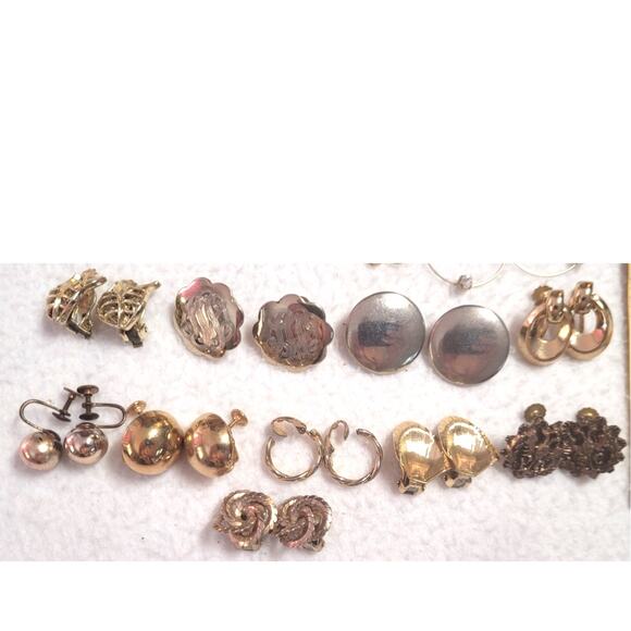 14 Pc Vtg Clip On Screw Back Earrings Silvertone Goldtone Button Dangle Hoops - Picture 6 of 9